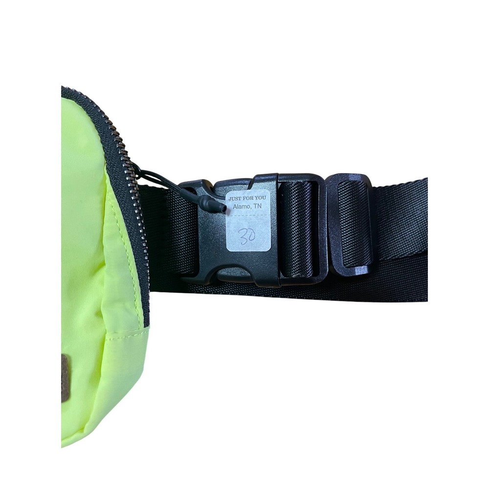 CC Belt Bag Neon Lime Green Nylon Fanny Pack Waist Bag Adjustable Strap NWOT - Picture 3 of 10